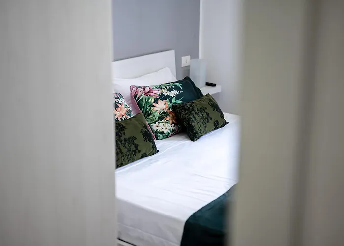 Central House - Apartments In Napoli